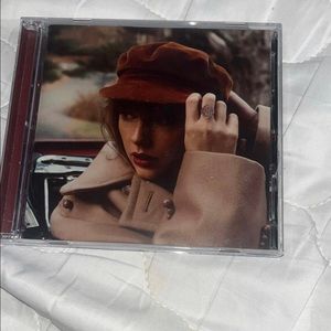 Red by Taylor Swift CD